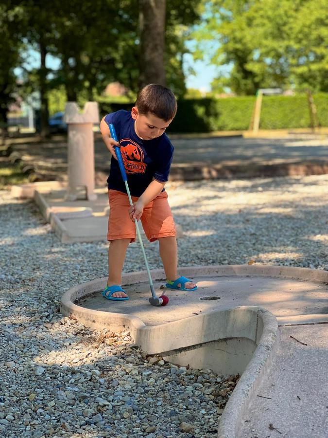 Campingplatz L'oasis Des Dombes