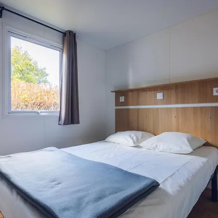 Hotel L'Oasis des Dombes à Ambérieux-en-Dombes Extérieur photo